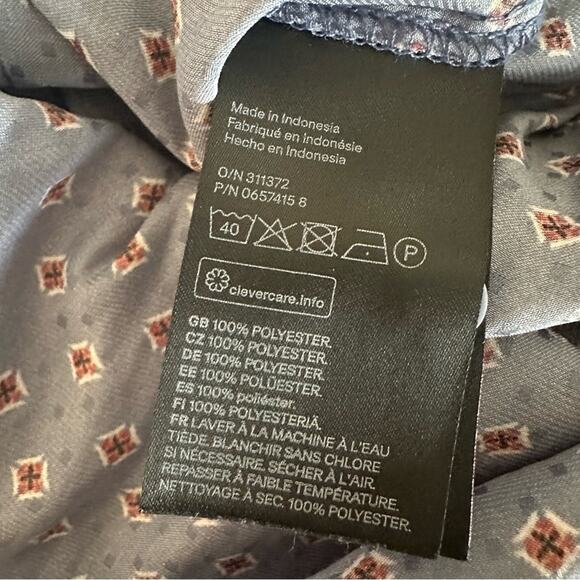 H&M Lightweight Long-Sleeve Diamond Print Blouse Womens 2/XS - Picture 6 of 6